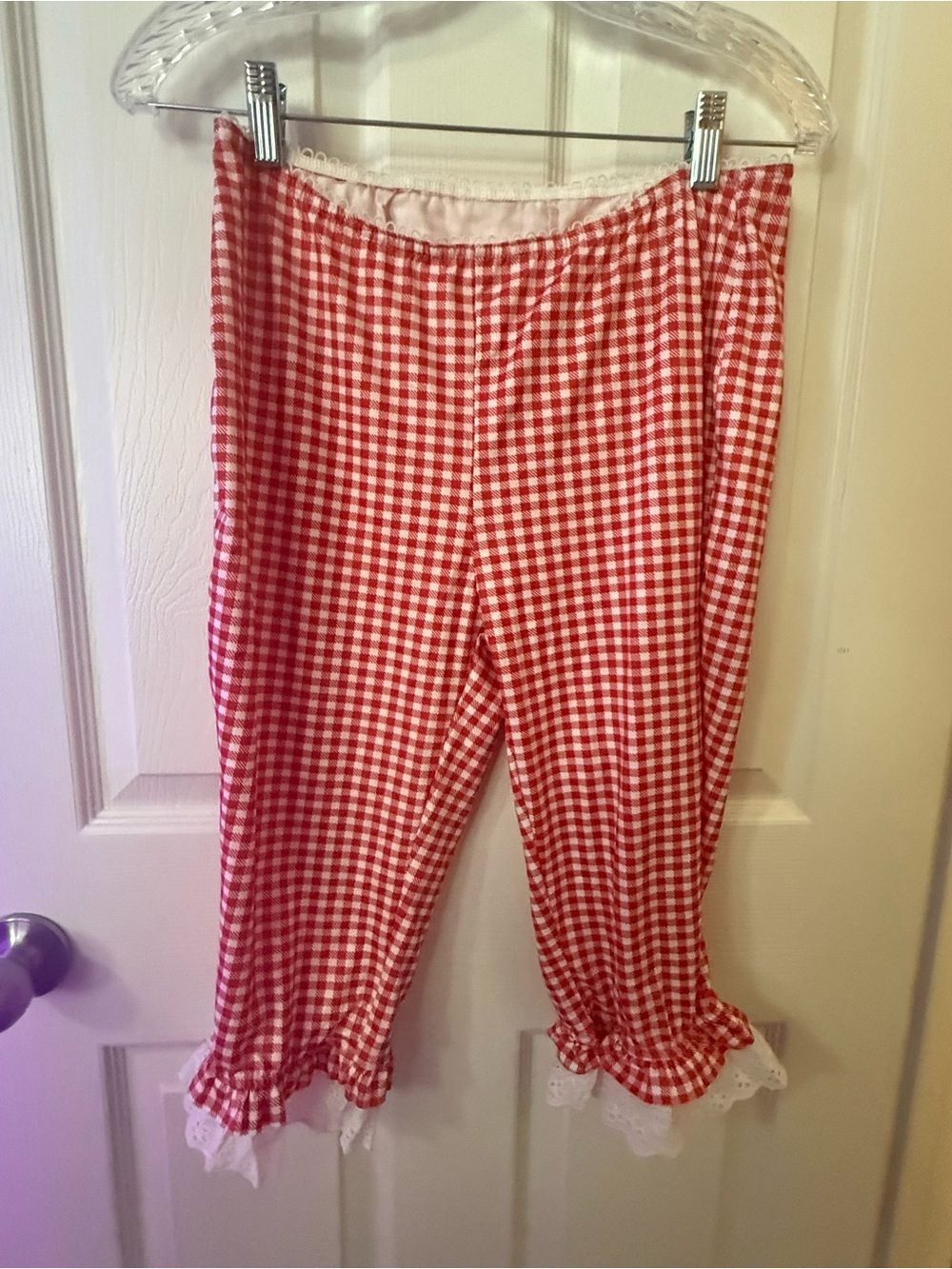 Red Ruffle capris